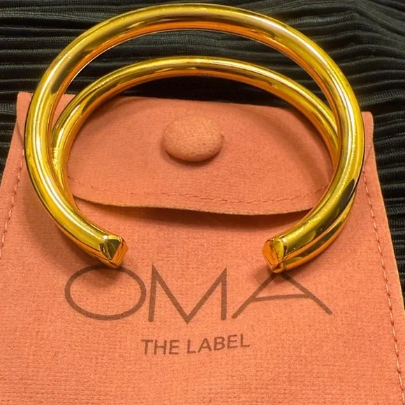 Oma the Label Radiant Gold Double Cuff - Picture 3 of 3